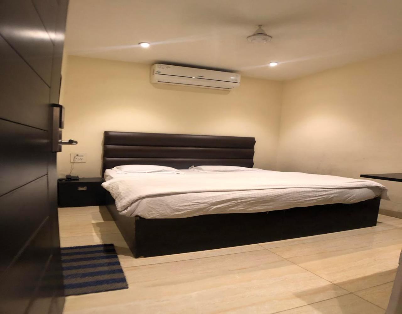 Solitaire Hotel Nueva Delhi Habitación foto